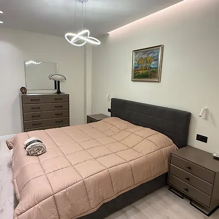 Apartment Modern Near Center