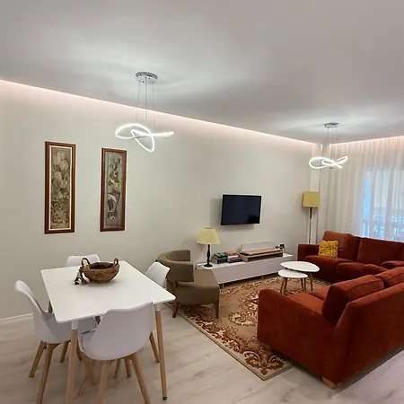 Modern Near Center Apartment *