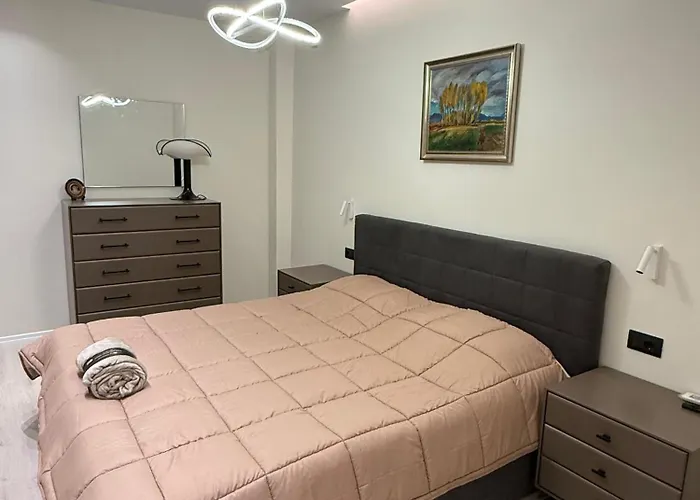 Apartment Modern Near Center